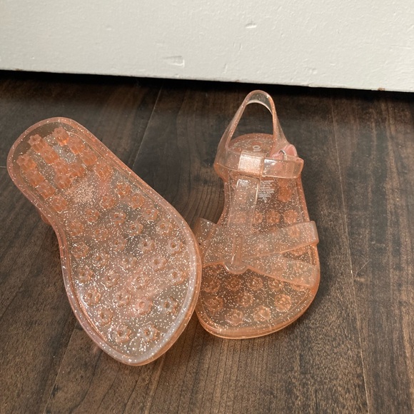 Old Navy Toddler Girl Peach Coloured Sparkle Jelly Sandals - Picture 5 of 7